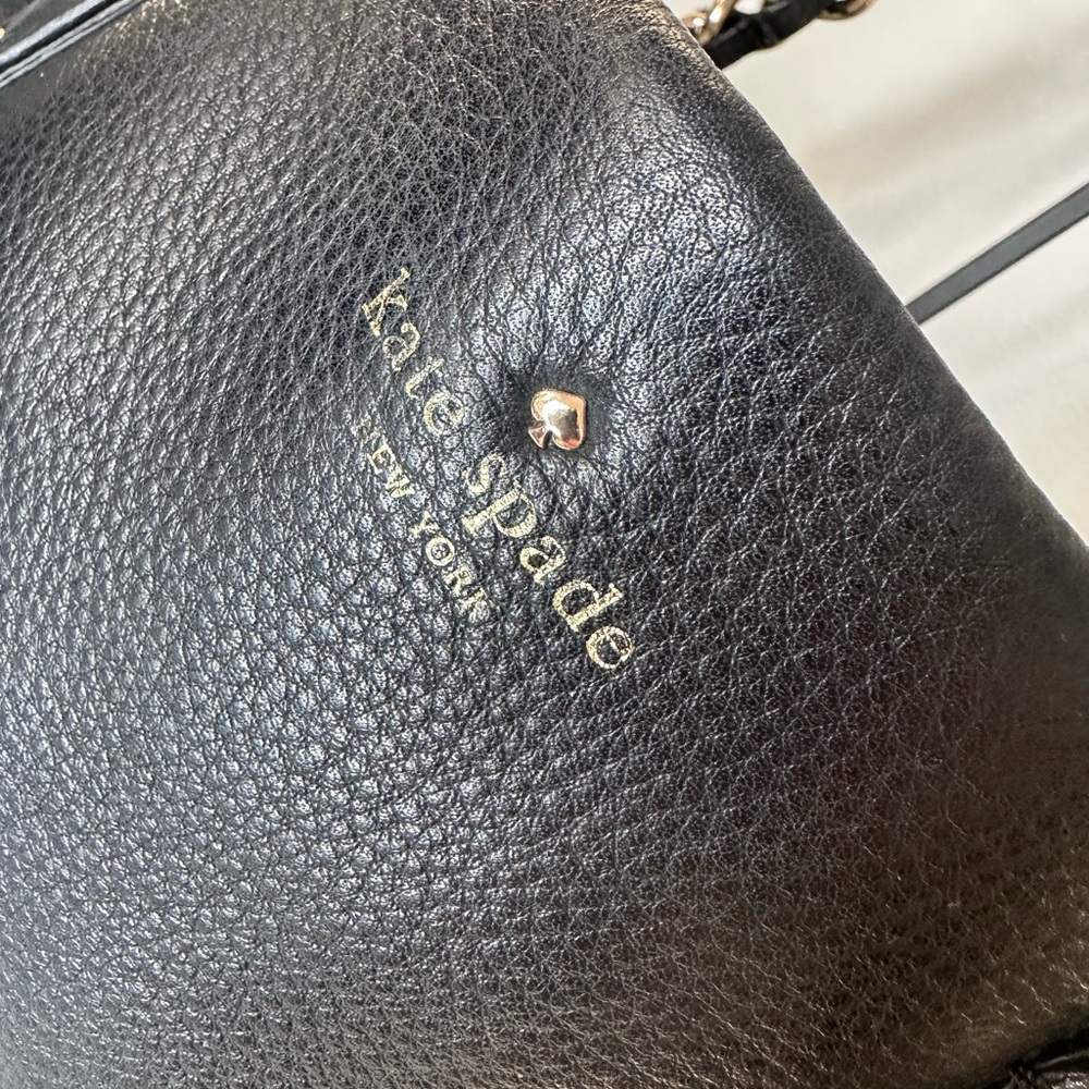 KATE SPADE Cobble Hill Black Pebbled Leather Expandable Tote - Picture 4 of 15